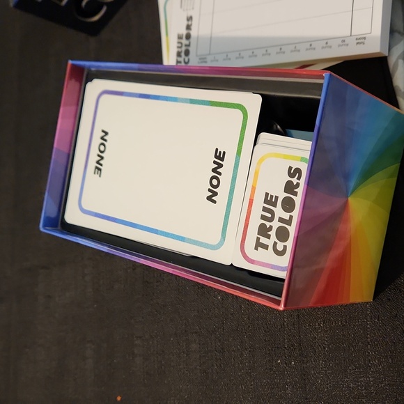 PRE-OWNED TRUE COLORS CARD PARTY GAME. AGES 17+ - Picture 3 of 6